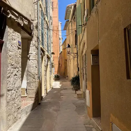 Duplex Dans La Vieille * Μεντόν